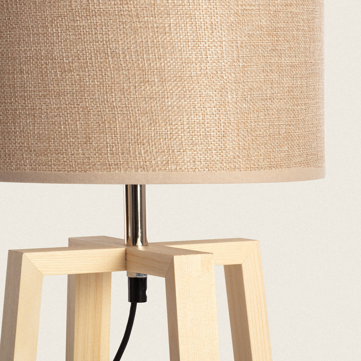 Lámpara de Mesa de Madera Korsade