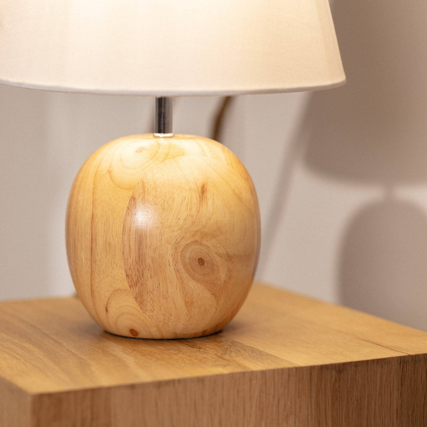 Lámpara de Mesa de Madera Ranko