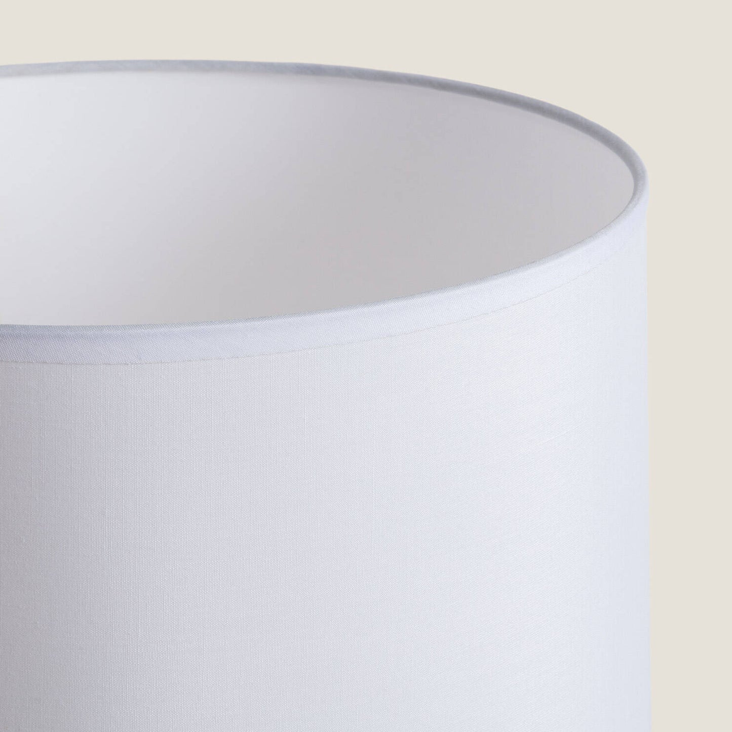 Lámpara de Mesa de Madera y Tela Dabai