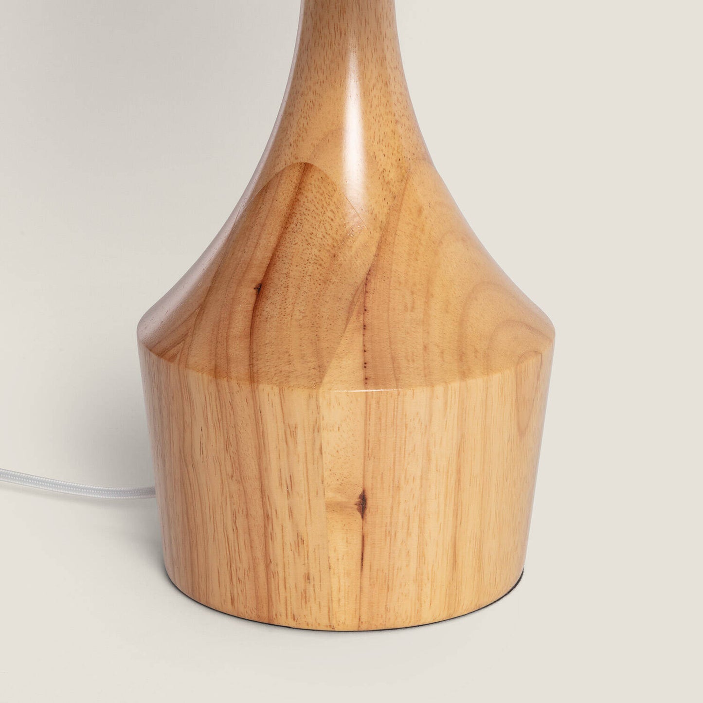 Lámpara de Mesa de Madera y Tela Dabai