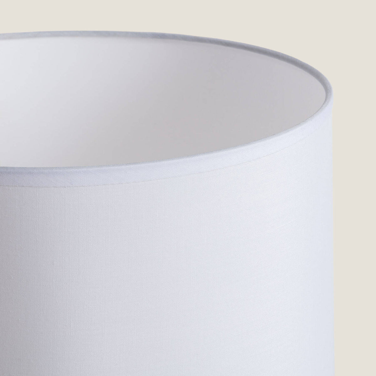 Lámpara de Mesa de Madera y Tela Dabai