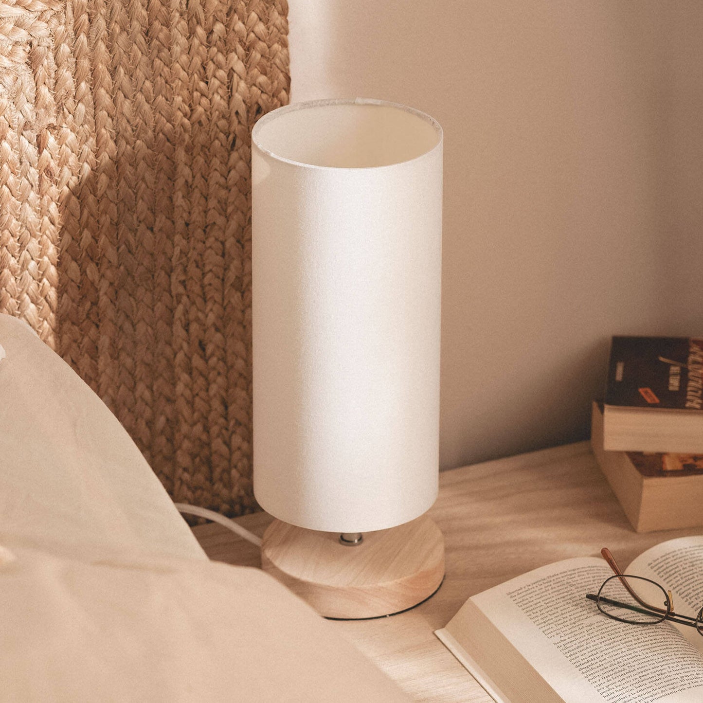 Lámpara de Mesa de Madera y Tela Roundi Haarle