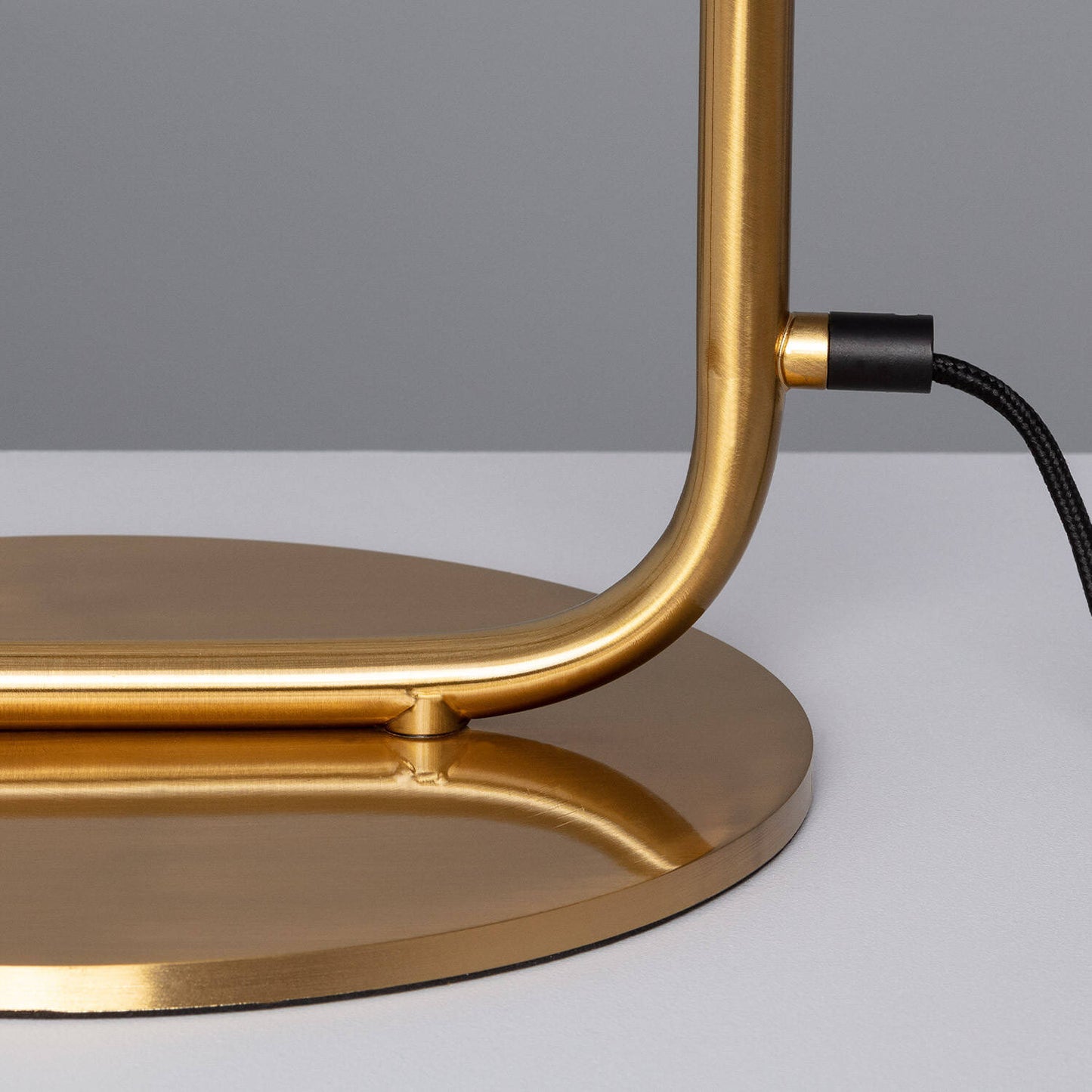 Lámpara de Mesa de Metal Ansa