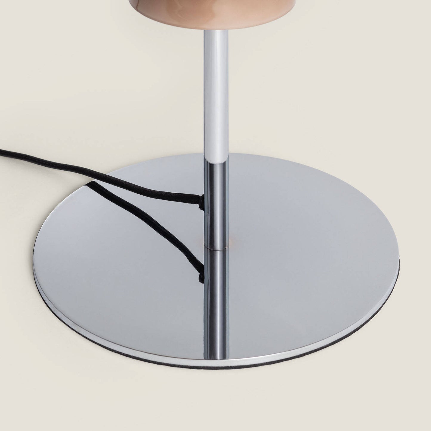 Lámpara de Mesa de Metal y Cristal Nova