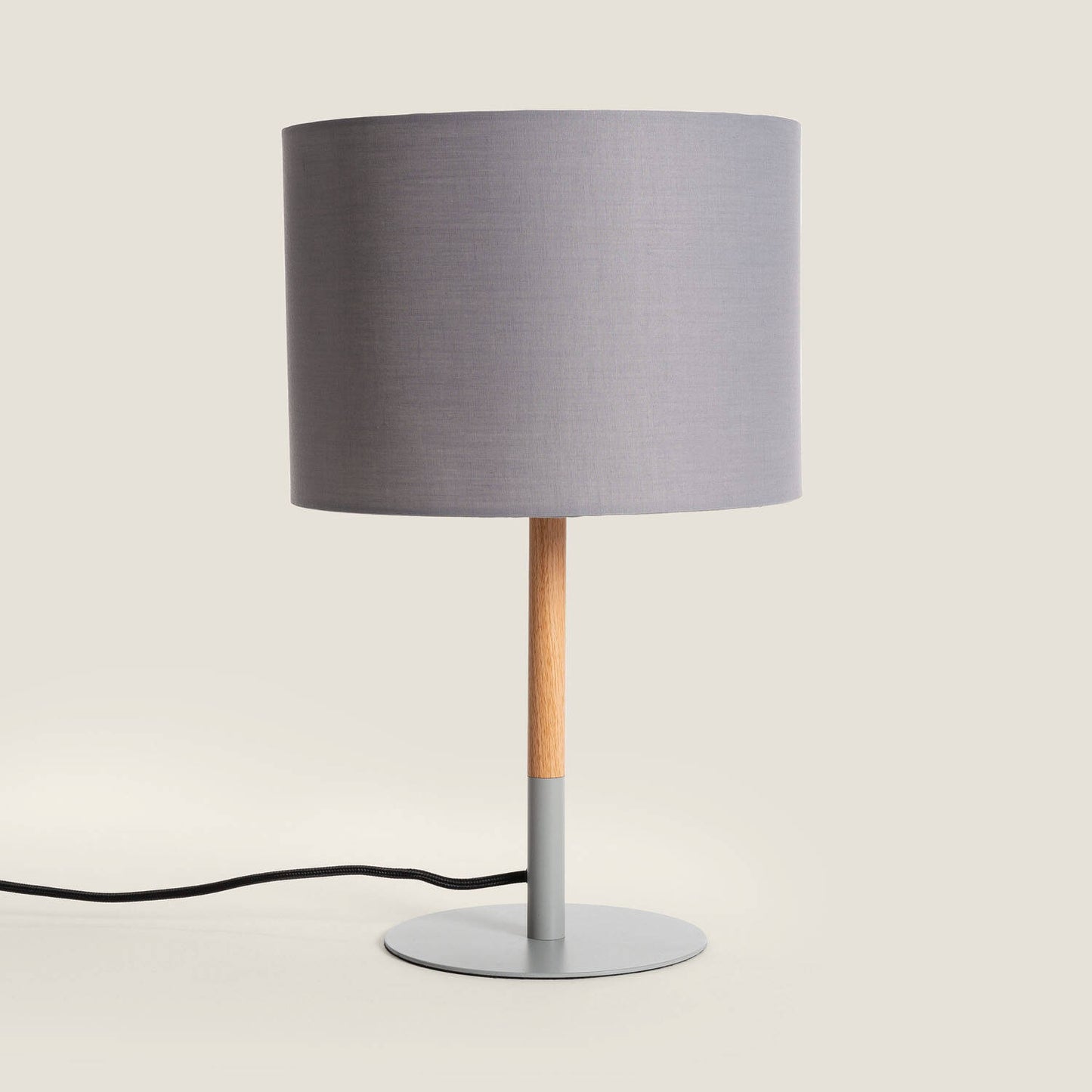 Lámpara de Mesa de Metal y Madera Silinda