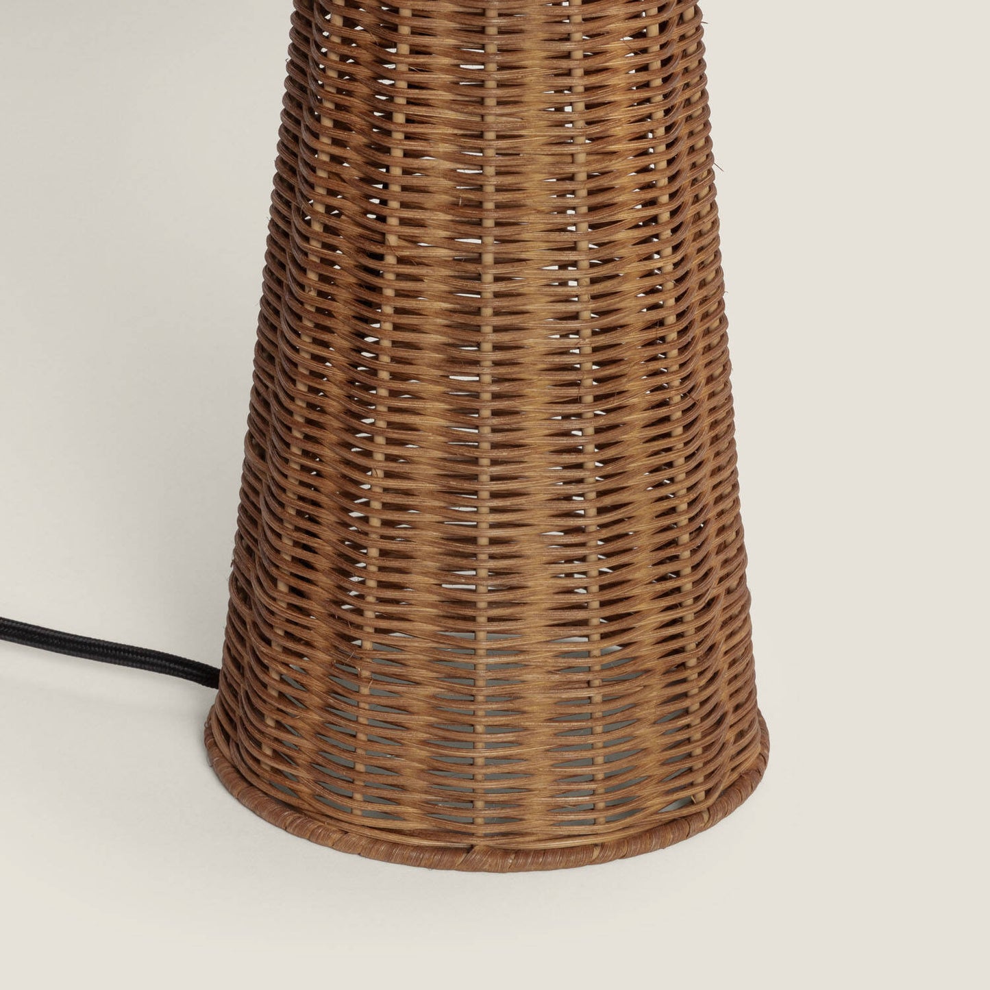 Lámpara de Mesa de Ratán Nara