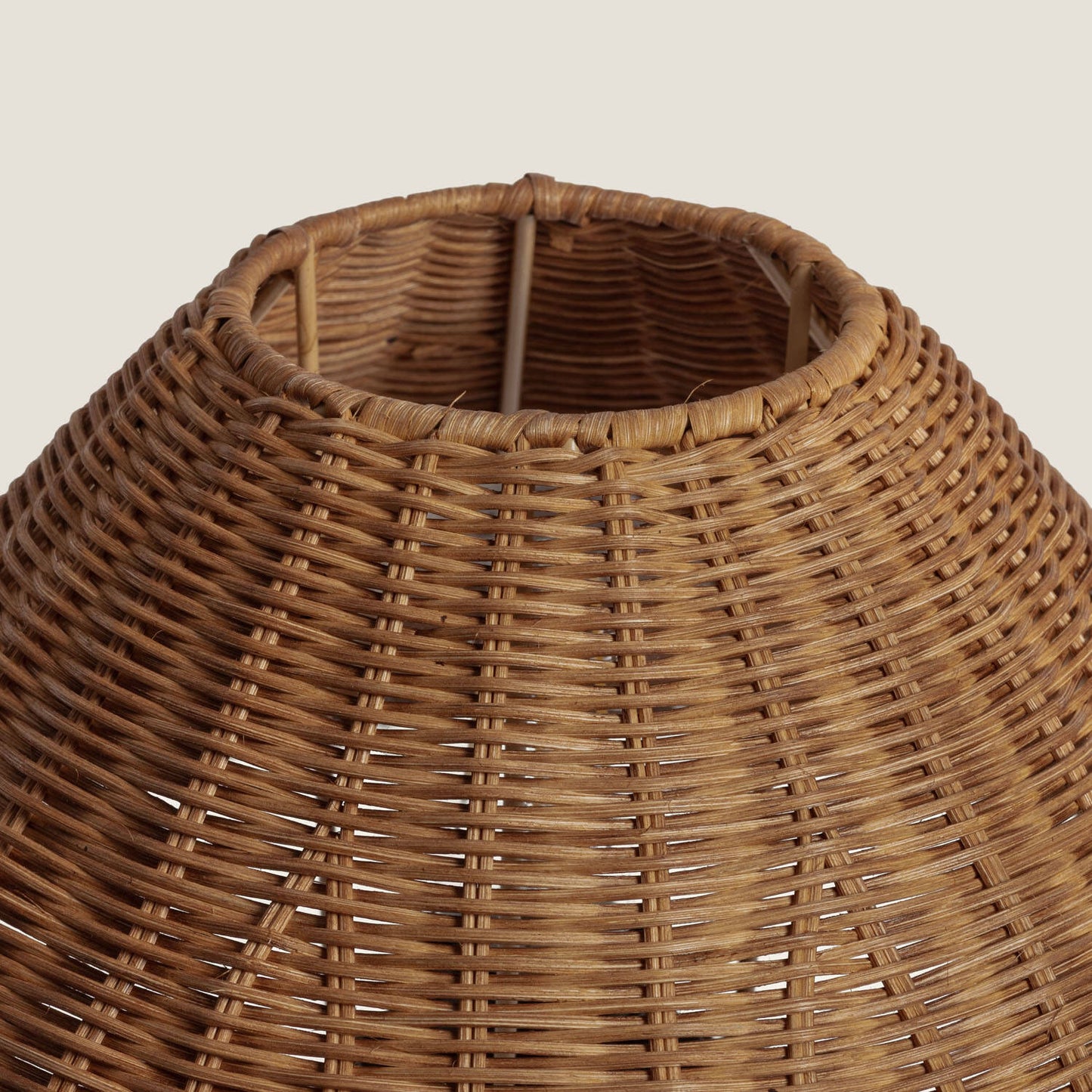 Lámpara de Mesa de Ratán Nara