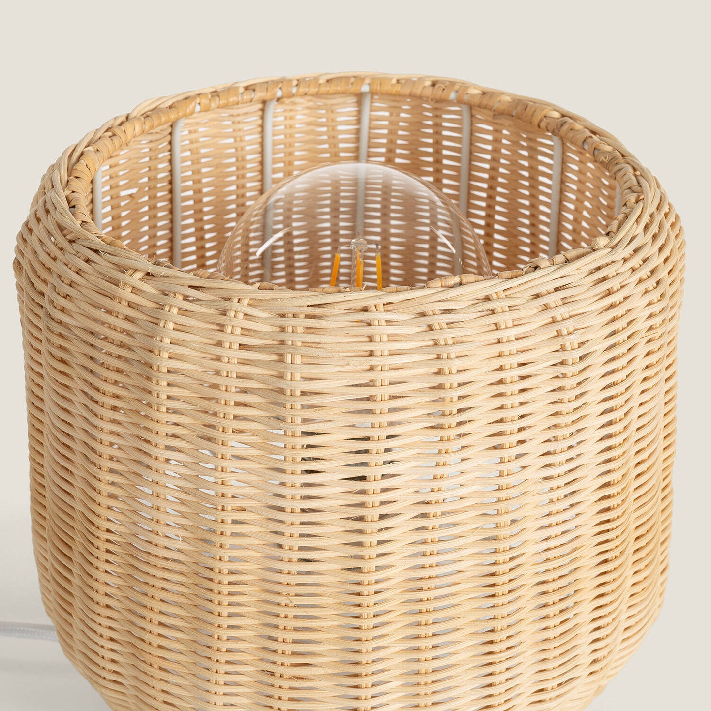 Lámpara de Mesa de Ratán Gondia