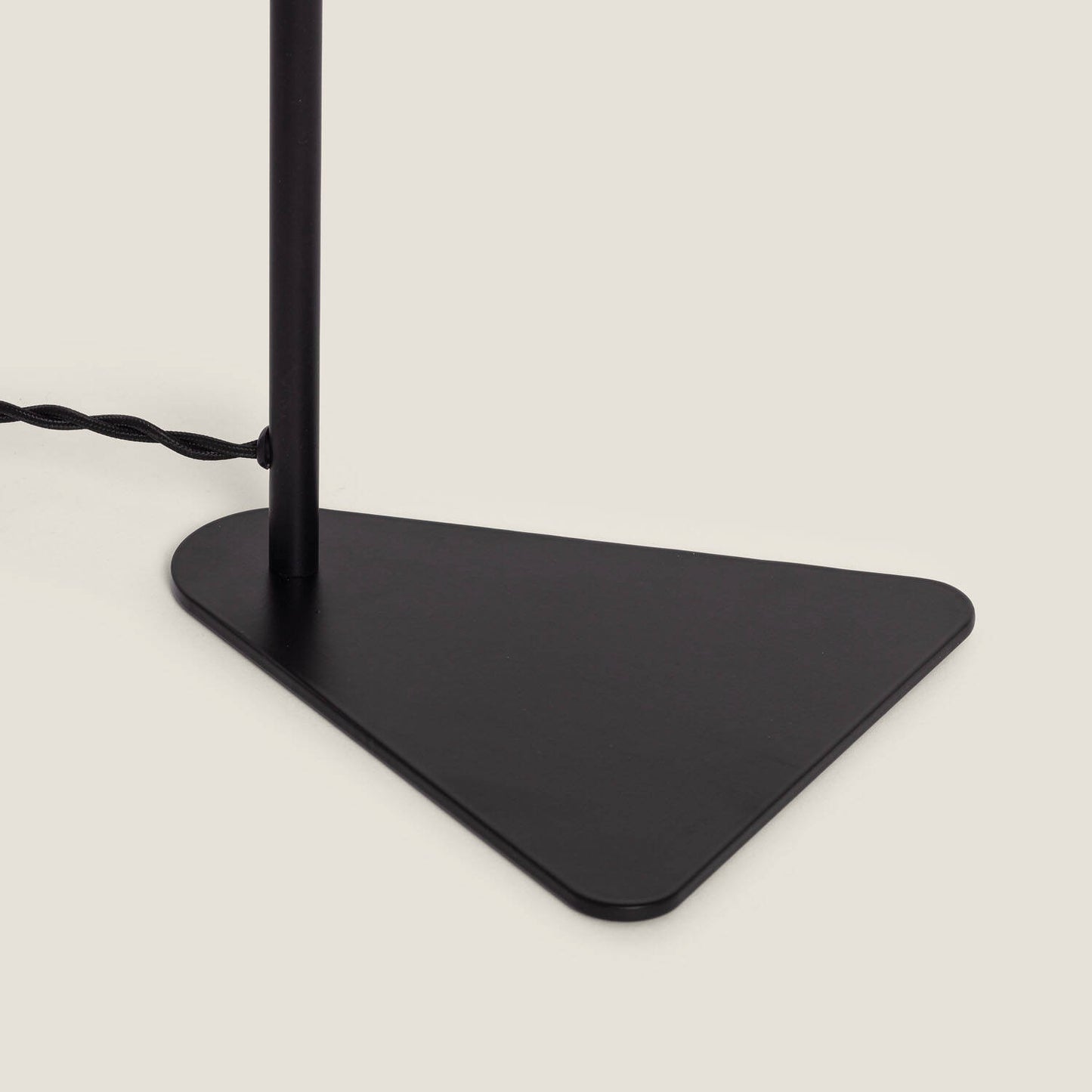 Lámpara de Mesa de Ratán y Metal Kithnos