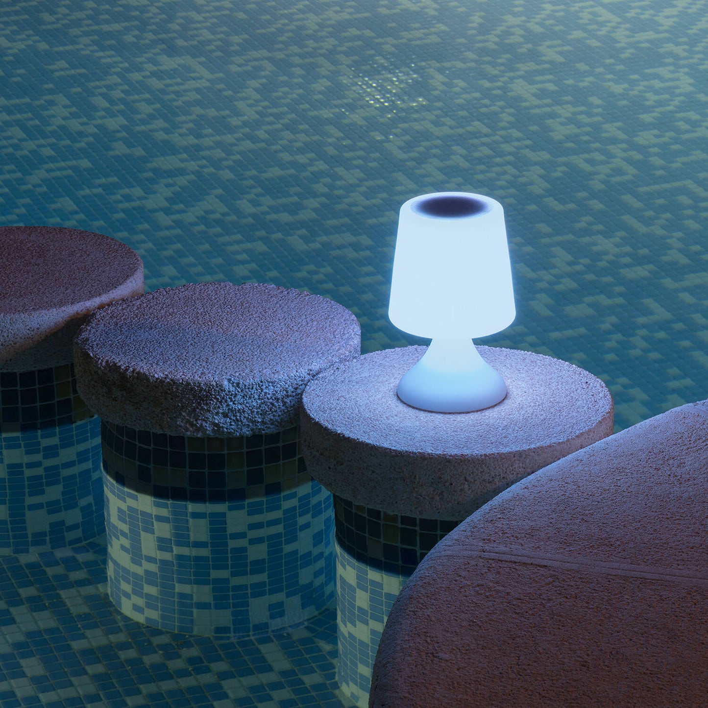Lámpara de Mesa Exterior LED RGBW Portátil con Altavoz Bluetooth y Batería USB Recargable Uyoga