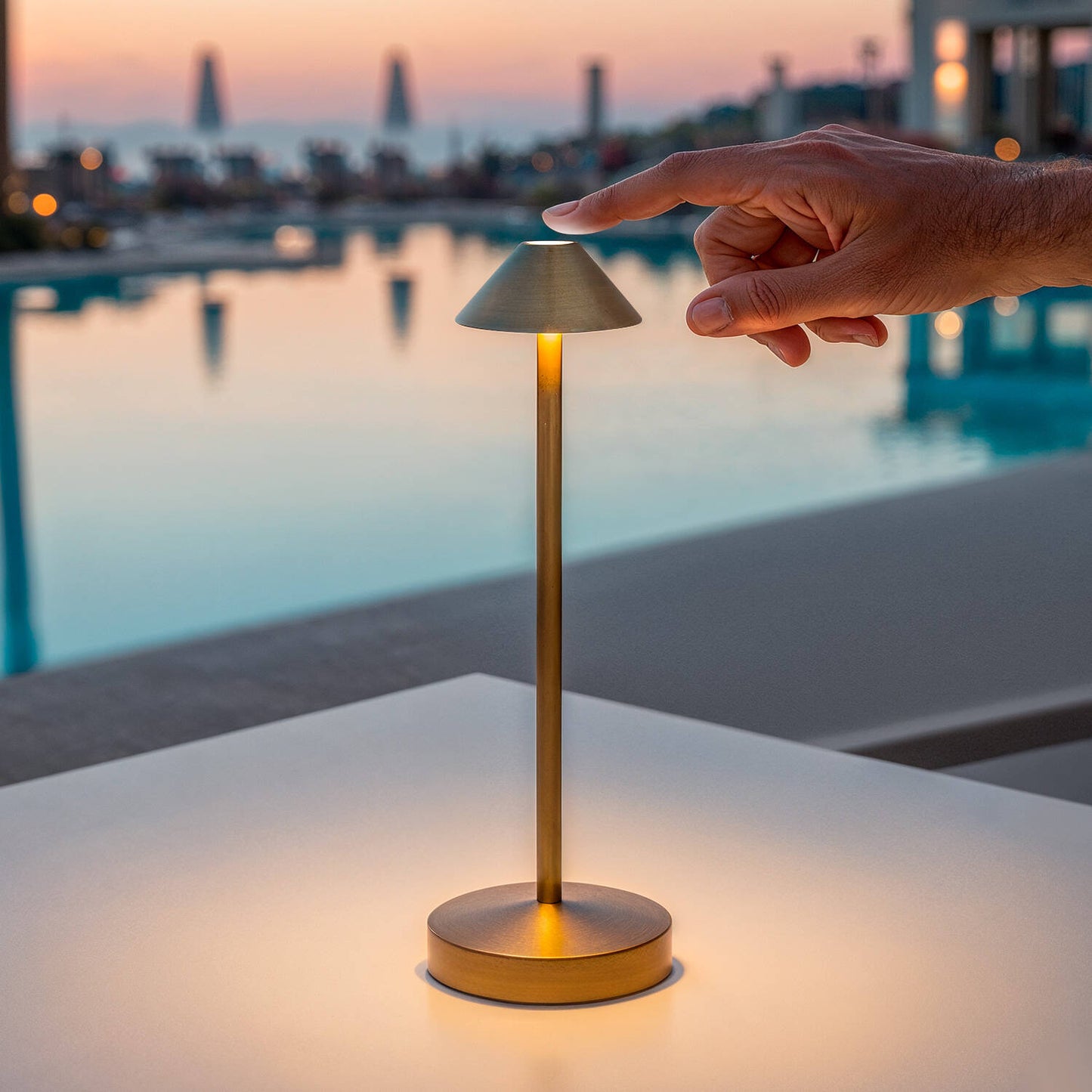 Lámpara de Mesa LED Portátil para Exterior Metal con Batería Recargable Magatzi