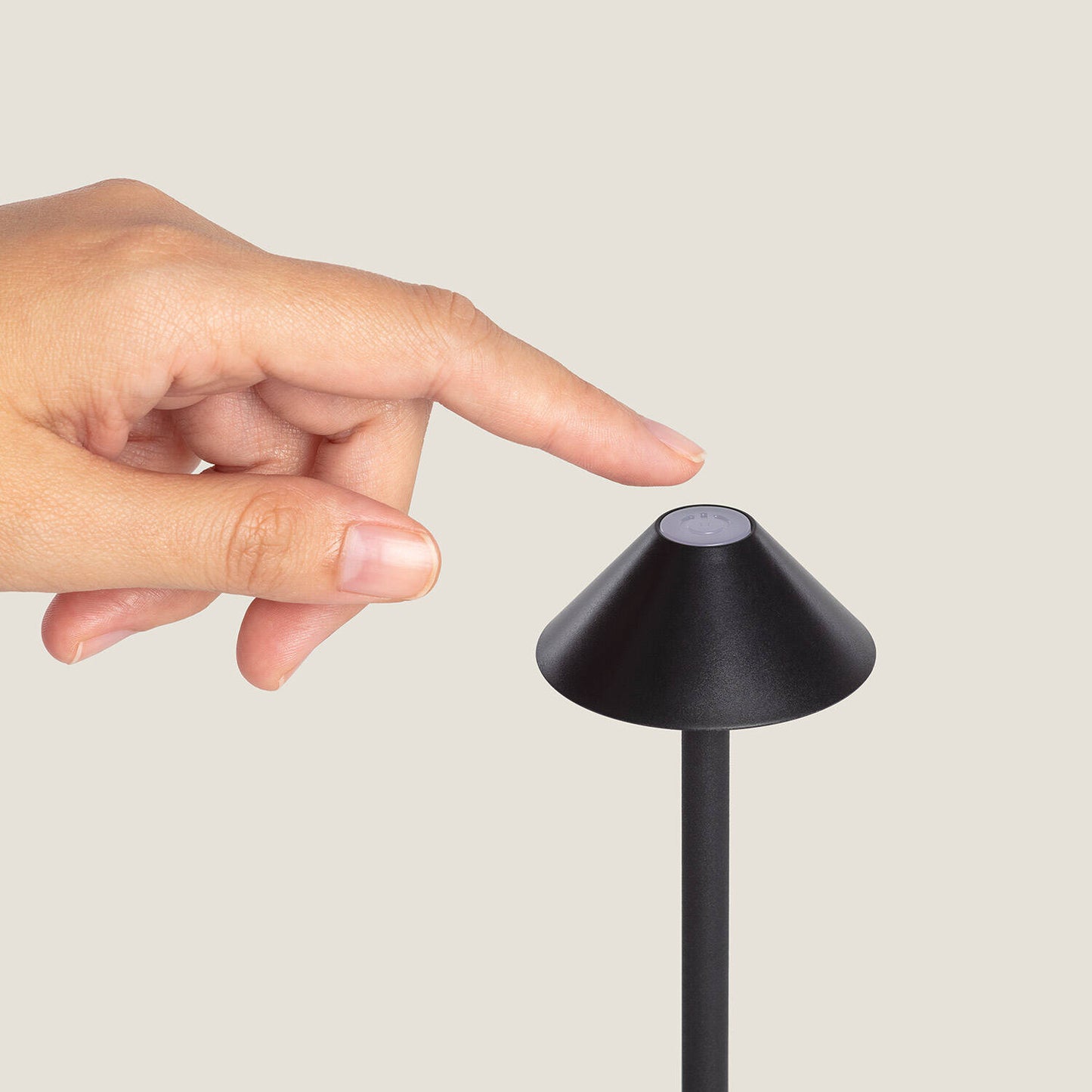 Lámpara de Mesa LED Portátil para Exterior Metal con Batería Recargable Magatzi
