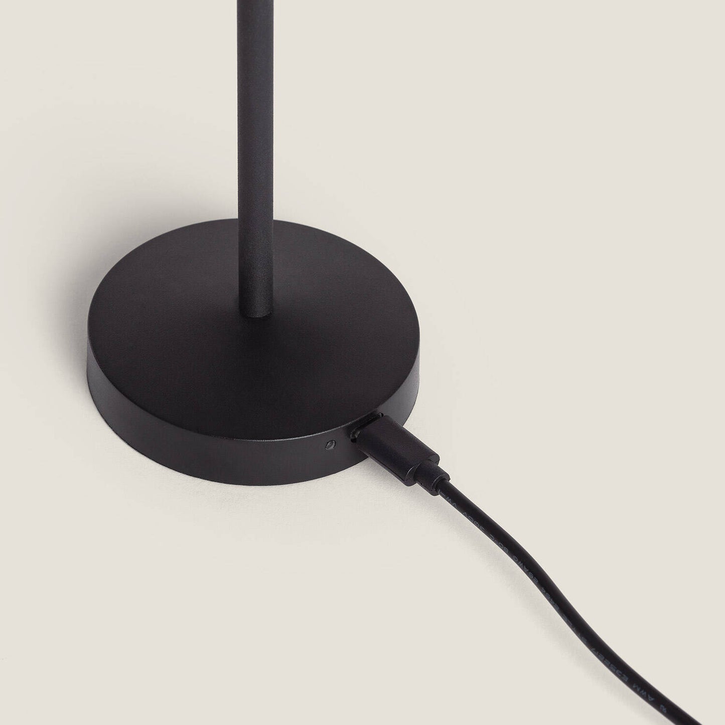 Lámpara de Mesa LED Portátil para Exterior Metal con Batería Recargable Magatzi