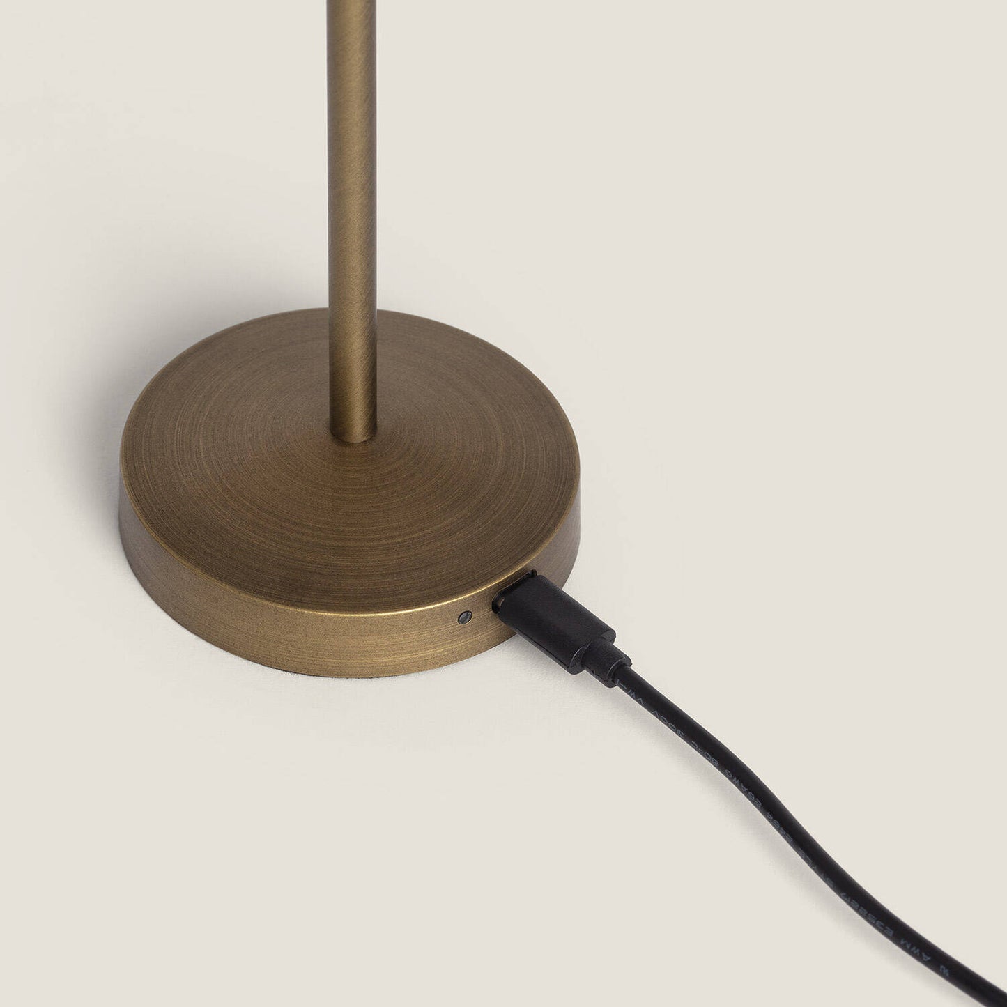 Lámpara de Mesa LED Portátil para Exterior Metal con Batería Recargable Magatzi