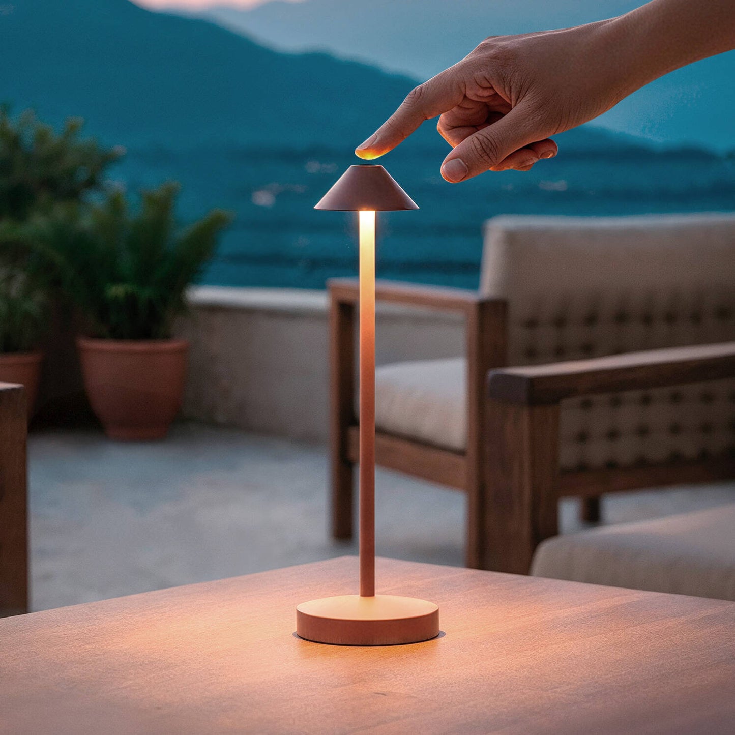 Lámpara de Mesa LED Portátil para Exterior Metal con Batería Recargable Magatzi
