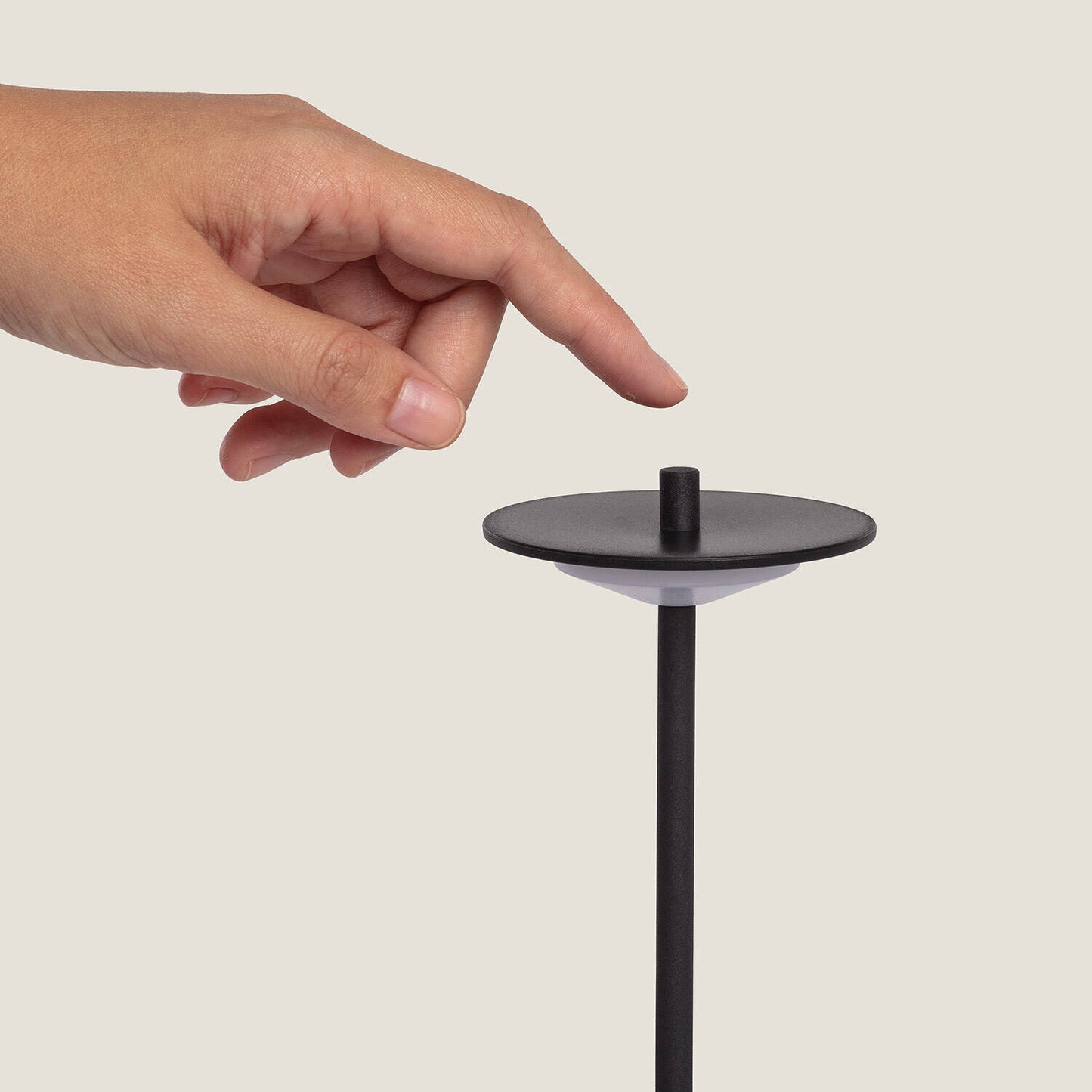 Lámpara de Mesa LED Portátil para Exterior Metal con Batería Recargable Estepona