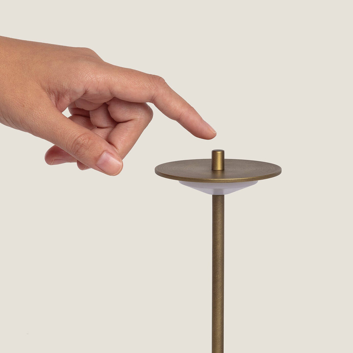 Lámpara de Mesa LED Portátil para Exterior Metal con Batería Recargable Estepona
