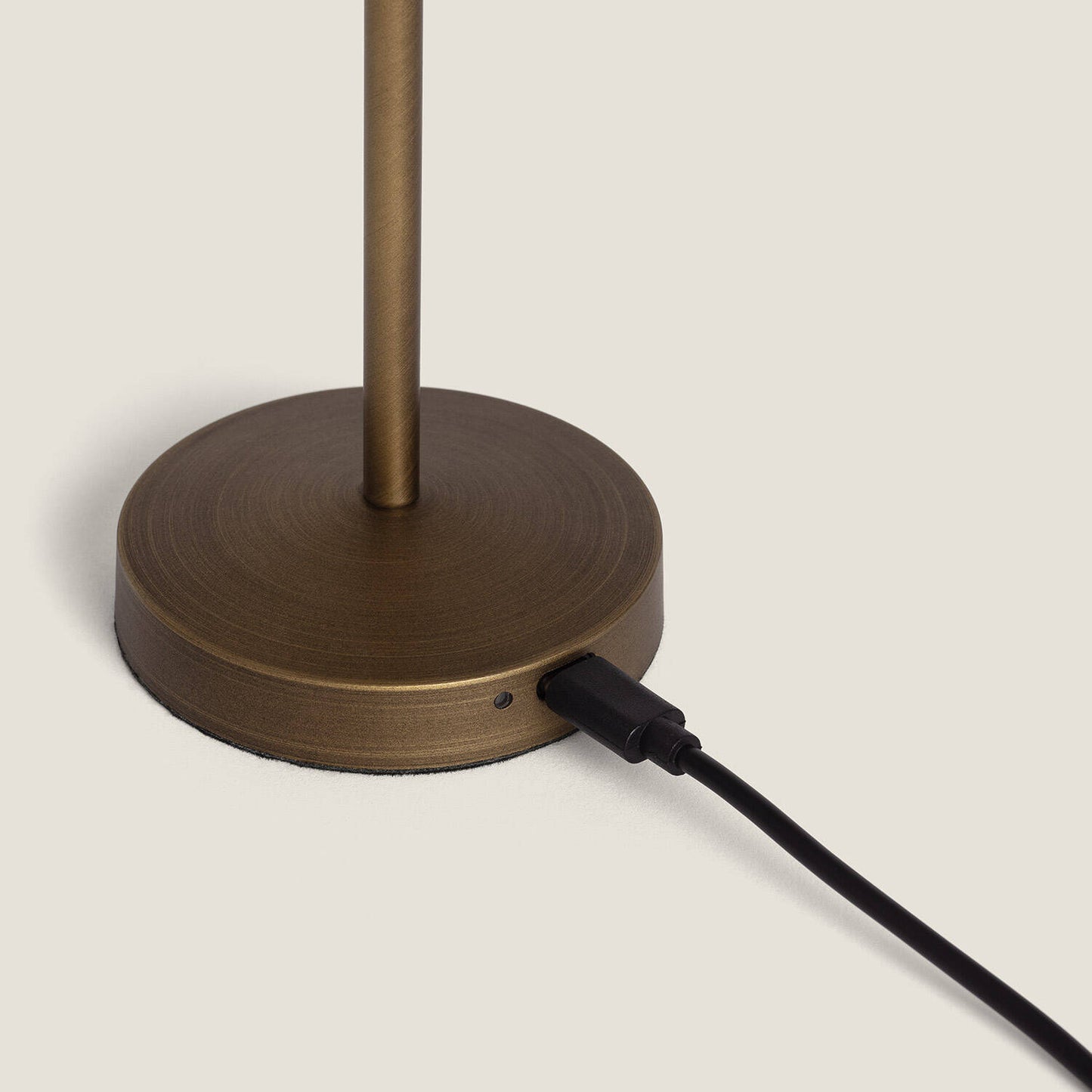 Lámpara de Mesa LED Portátil para Exterior Metal con Batería Recargable Lendora