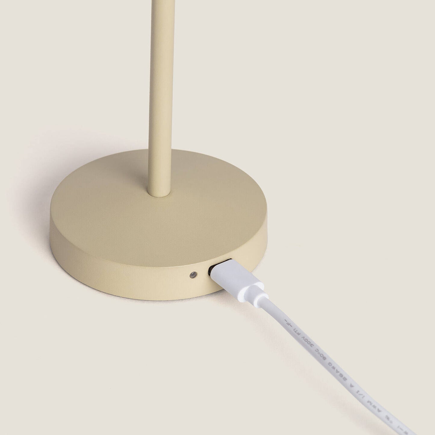 Lámpara de Mesa LED Portátil para Exterior Metal con Batería Recargable Lendora