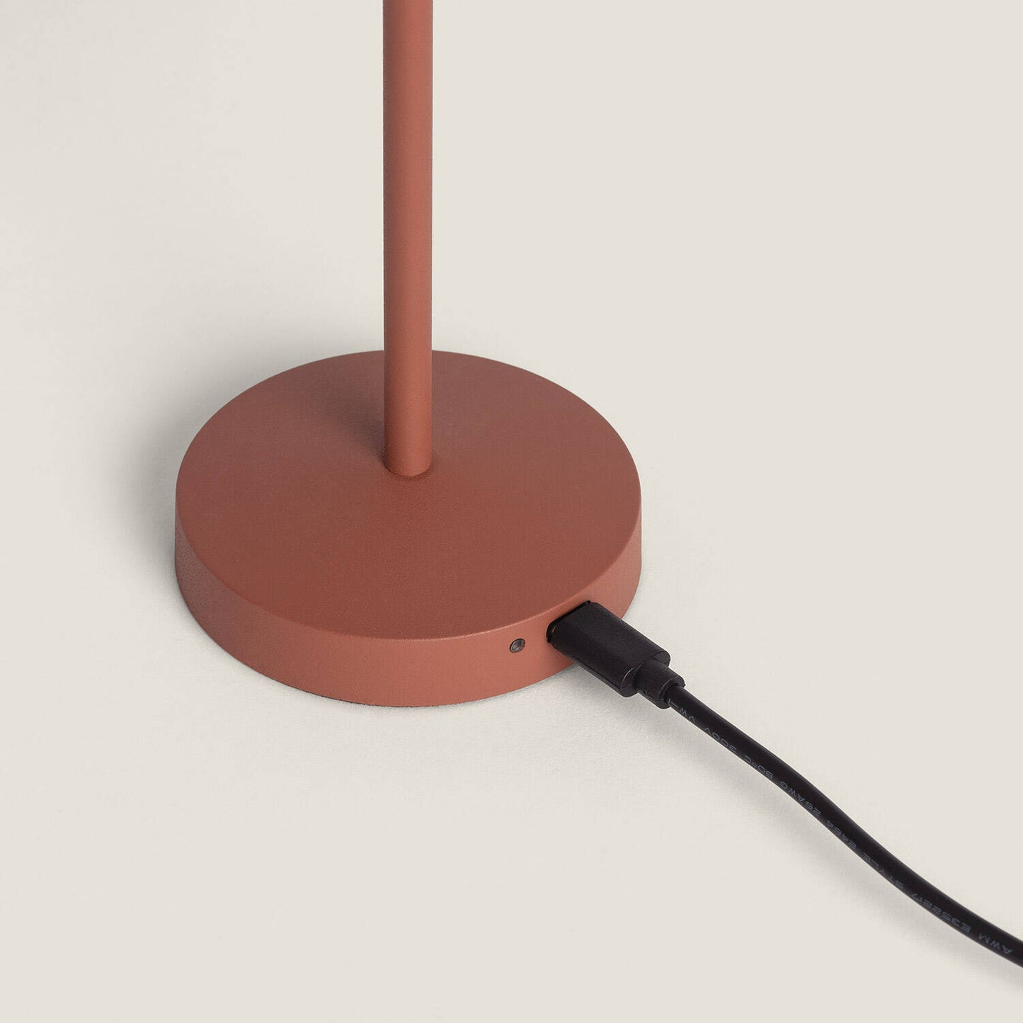 Lámpara de Mesa LED Portátil para Exterior Metal con Batería Recargable Milevani