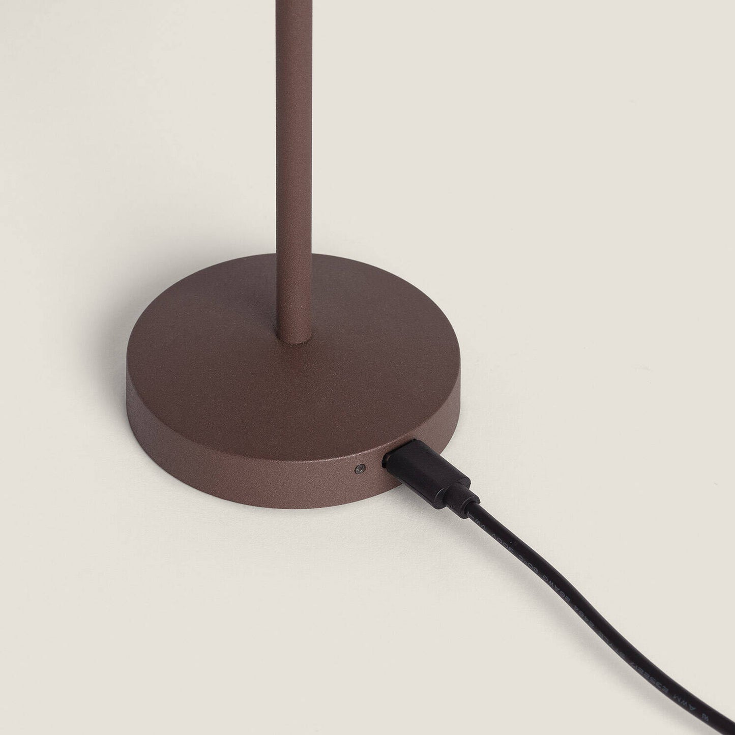 Lámpara de Mesa LED Portátil para Exterior Metal con Batería Recargable Milevani