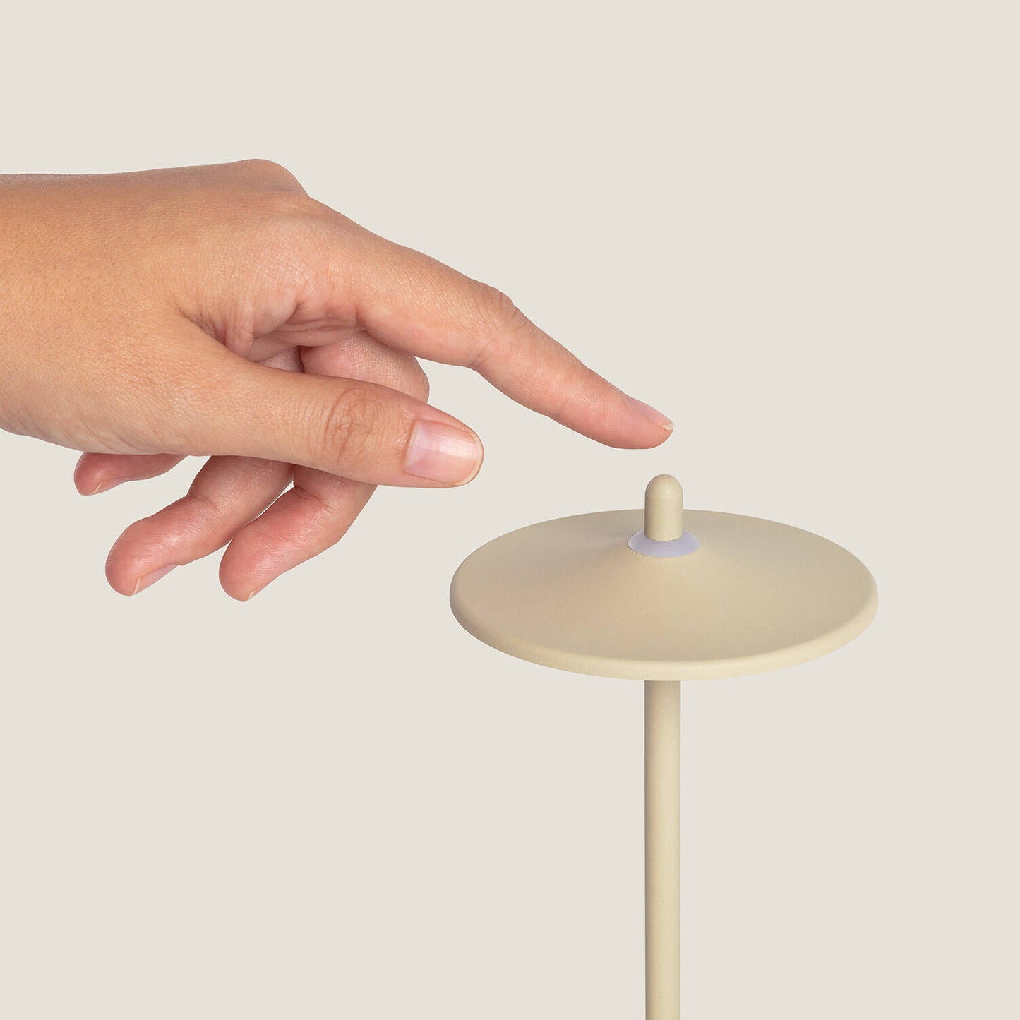Lámpara de Mesa LED Portátil para Exterior Metal con Batería Recargable Milevani