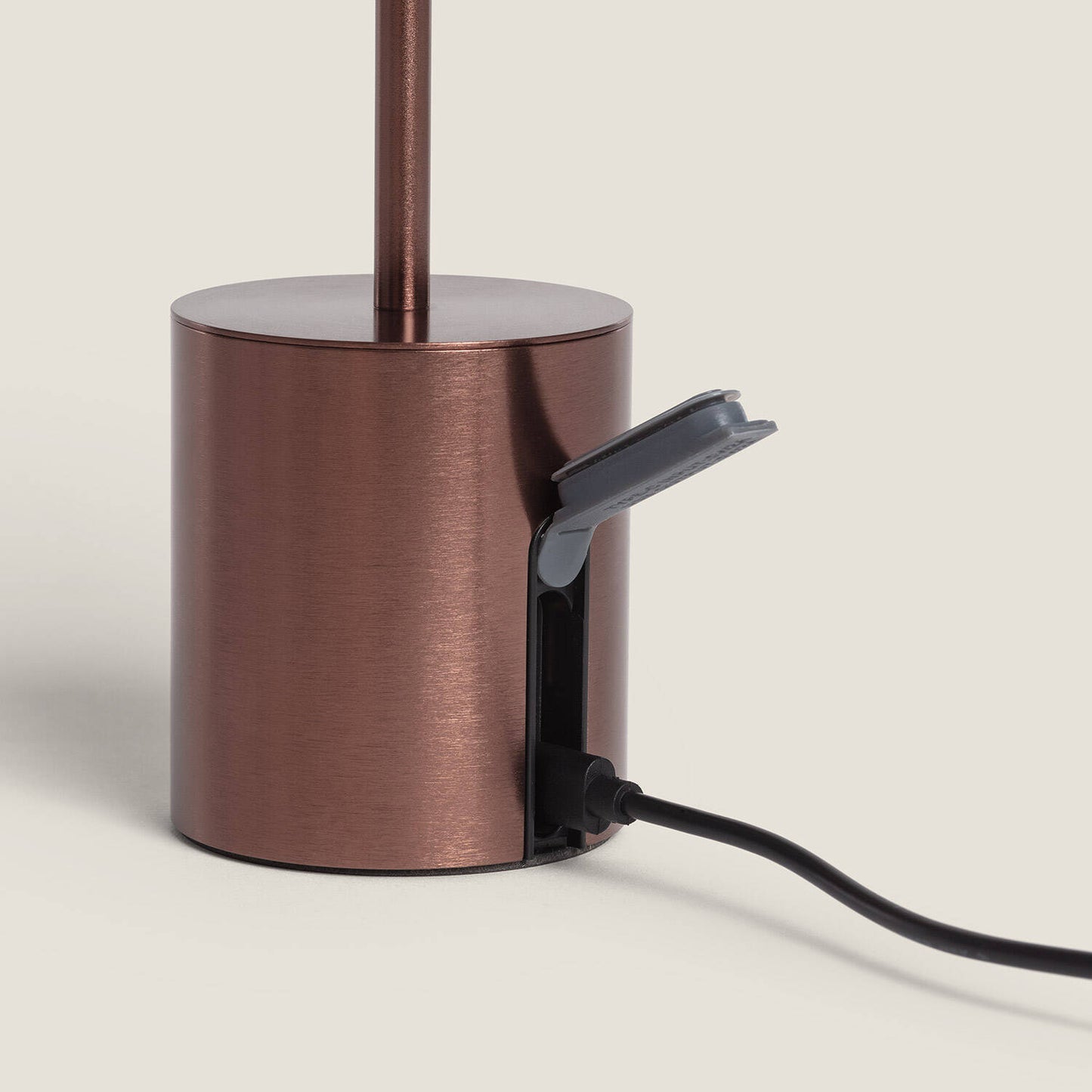 Lámpara de Mesa LED Portátil para Exterior Metal con Batería Recargable Jawania