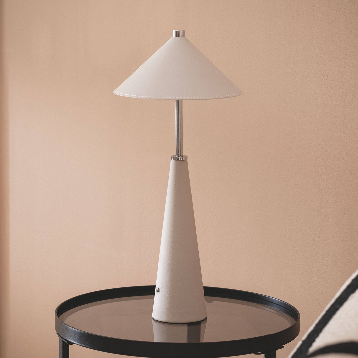 Lámpara de Mesa LED Portátil Cuero y Metal con Batería USB Recargable Tyu Tule