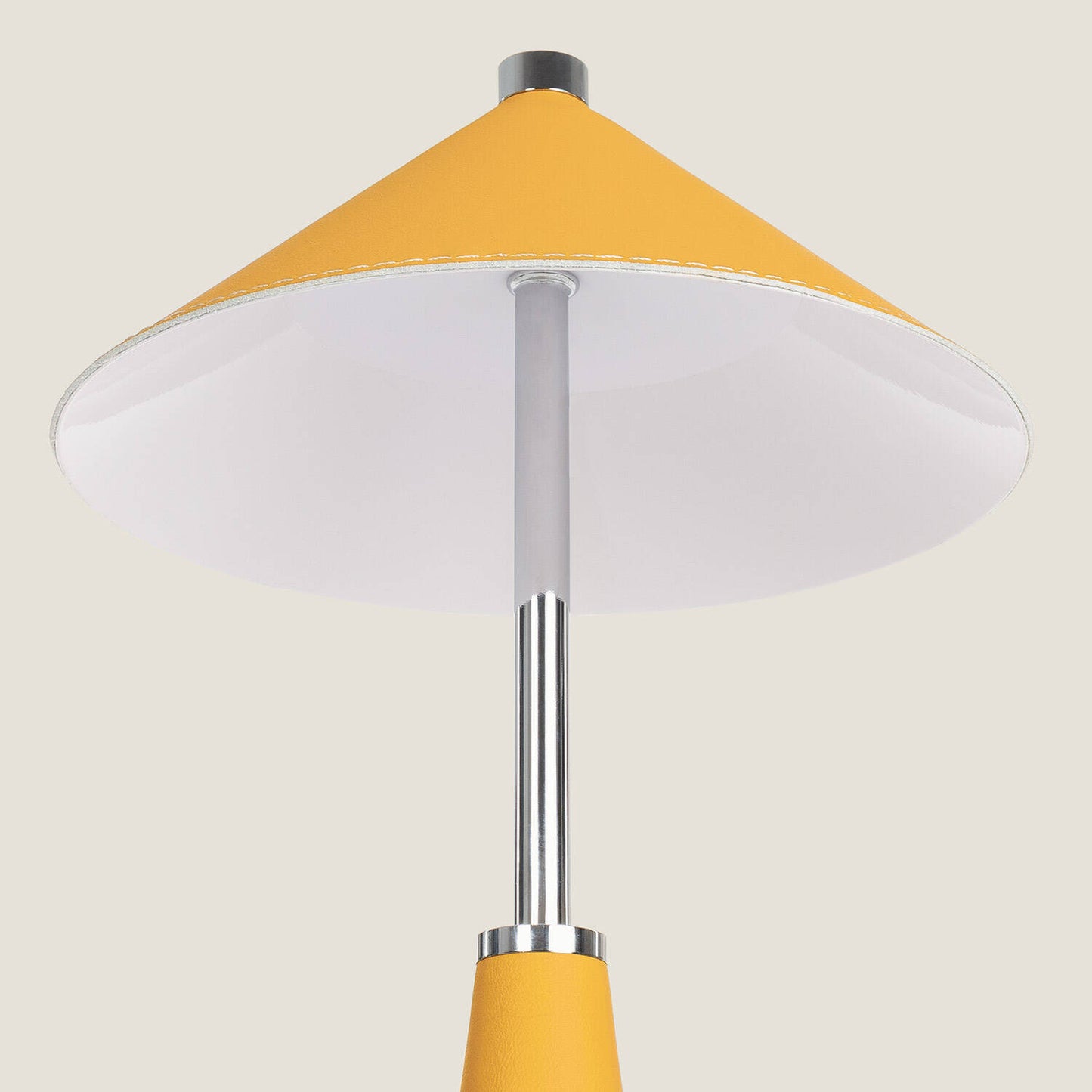 Lámpara de Mesa LED Portátil Cuero y Metal con Batería USB Recargable Tyu Tule