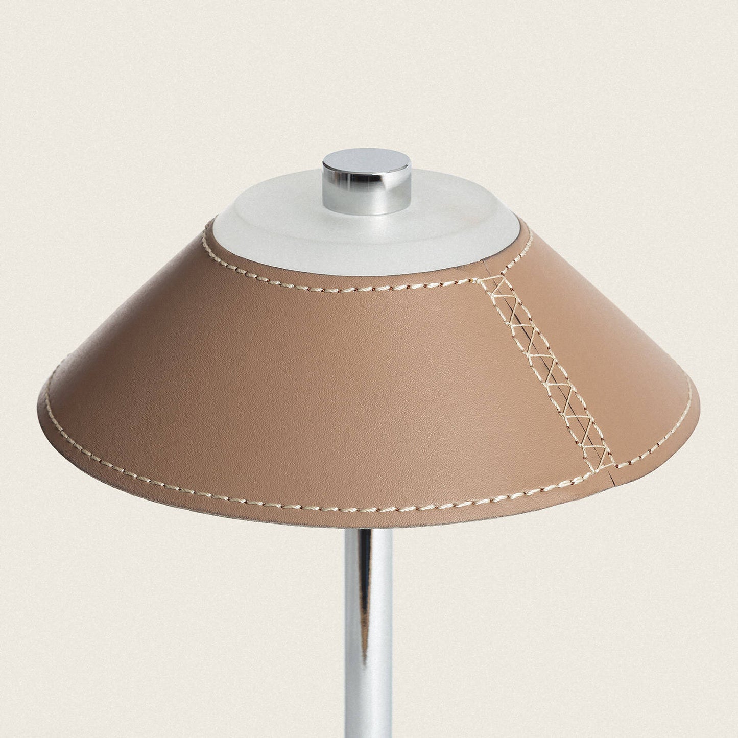 Lámpara de Mesa LED Portátil Cuero y Metal con Batería USB Recargable Tyu Limer