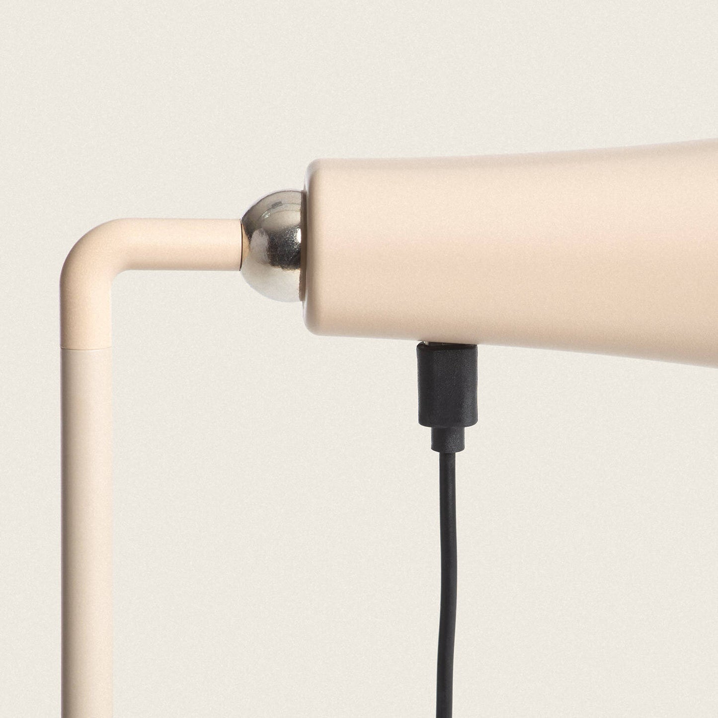 Lámpara de Mesa LED Portátil Metal con Batería USB Recargable Bysta