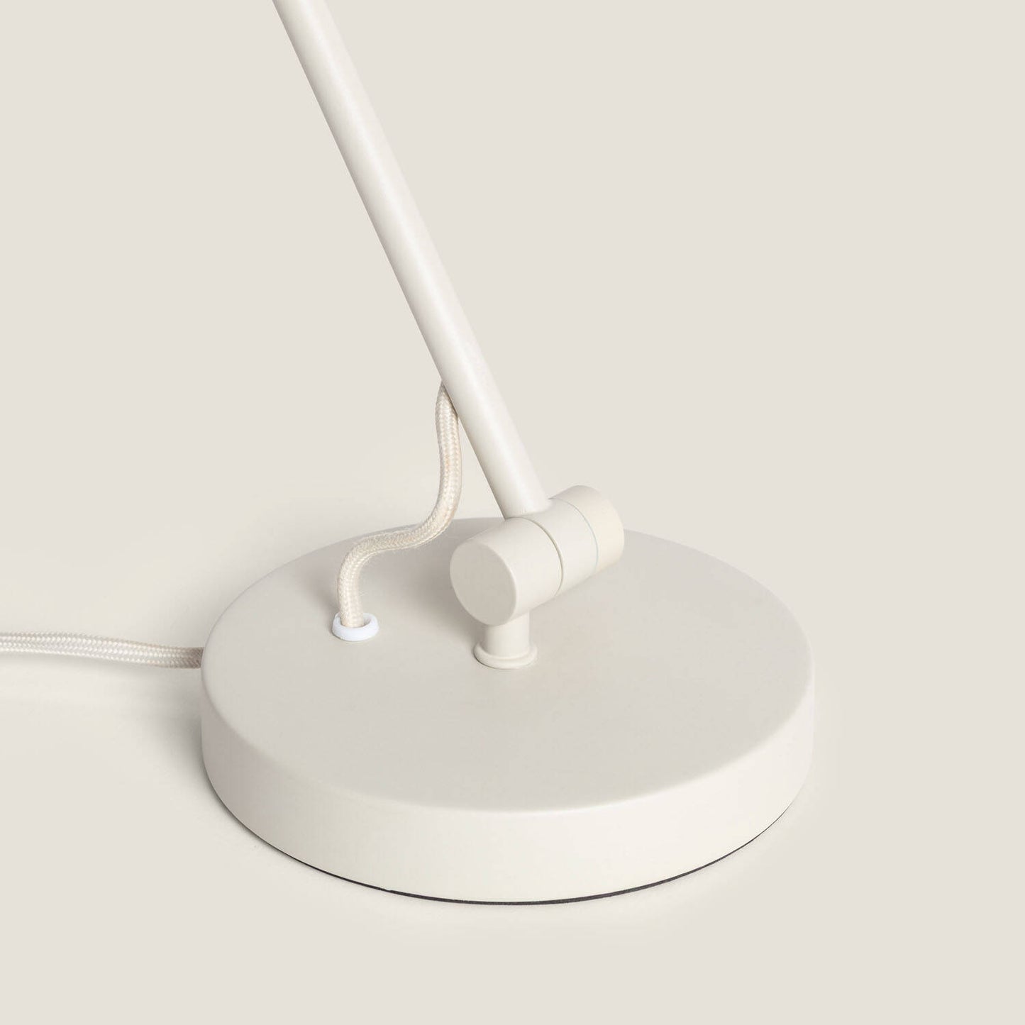 Lámpara de Mesa LED 8W Metal Evian