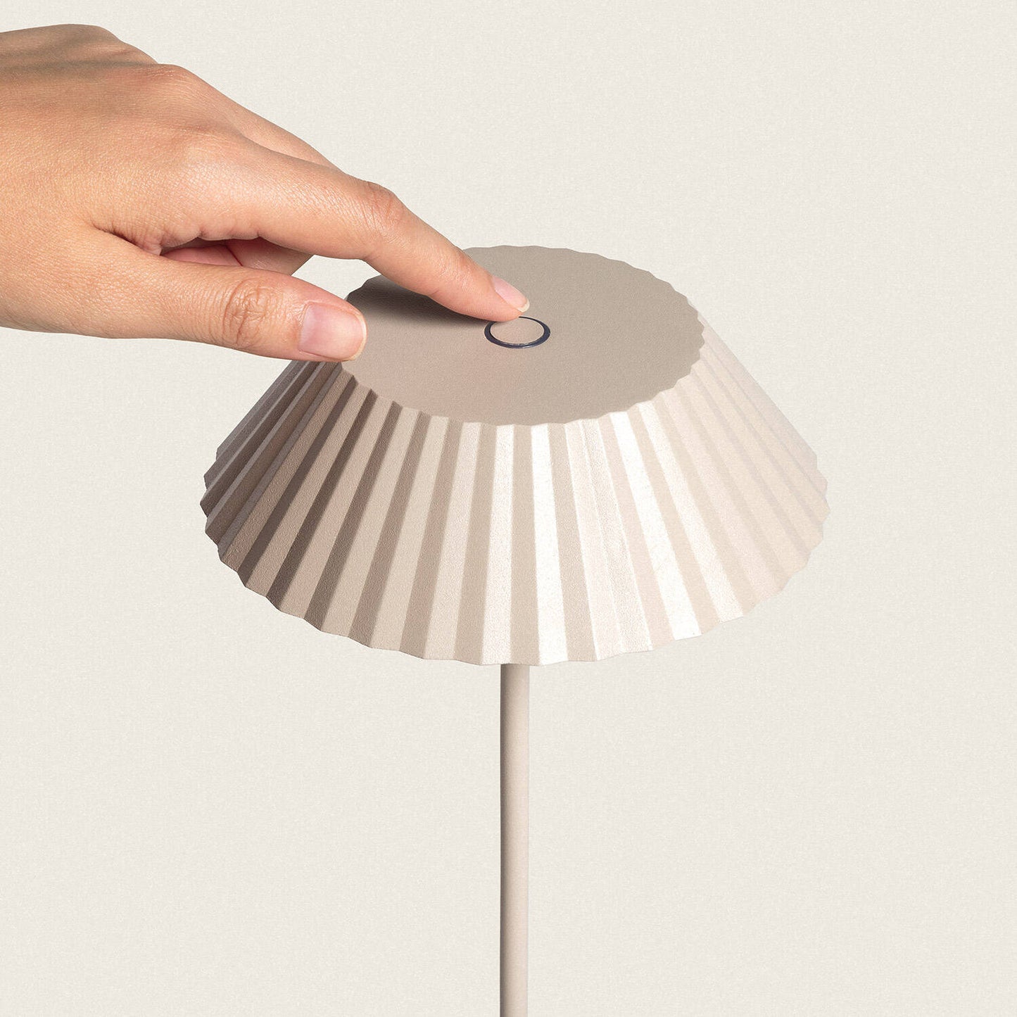 Lámpara de Mesa LED Portátil Exterior con Batería USB Recargable Metal Hoima