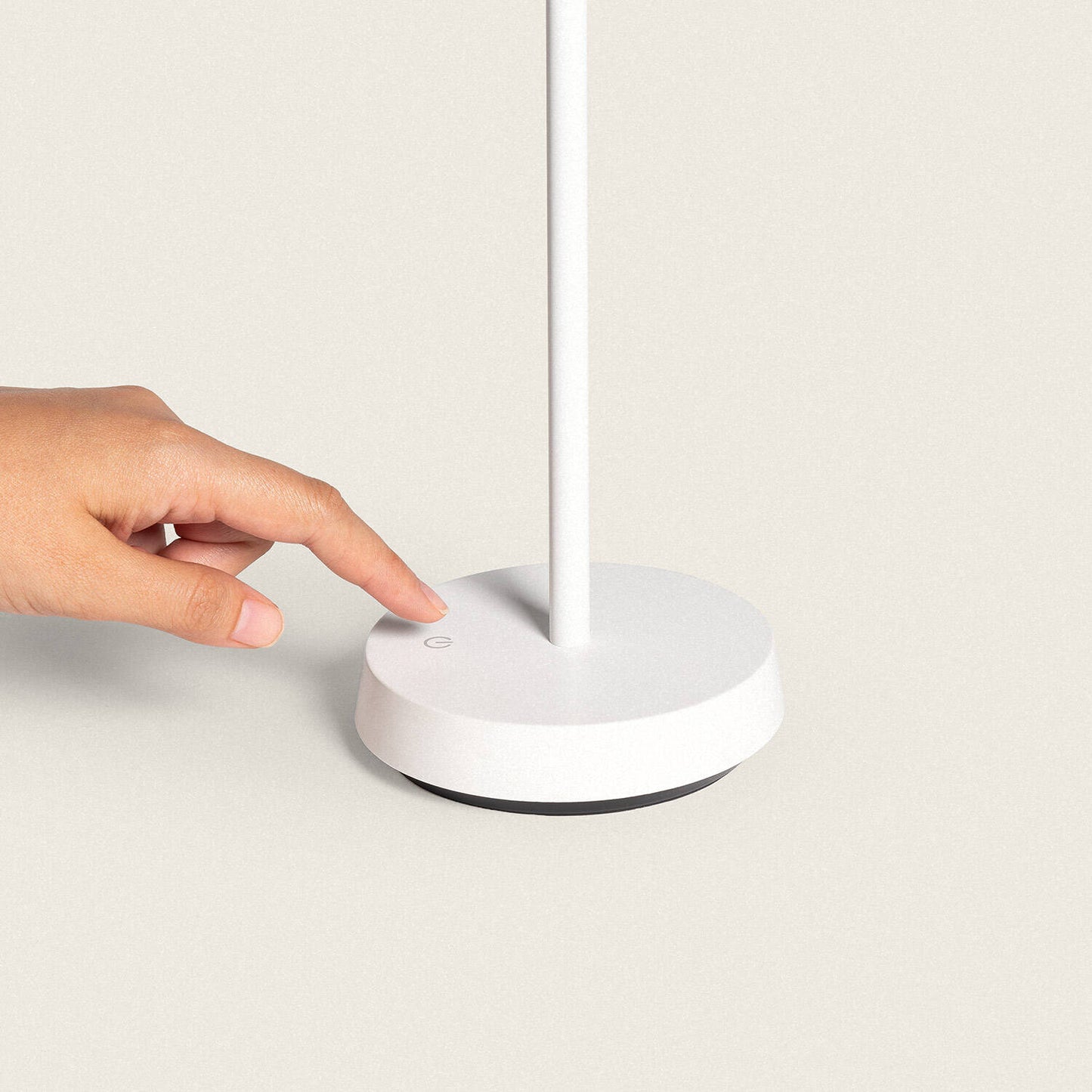 Lámpara de Mesa LED Portátil Exterior con Batería USB Recargable Metal Katuma