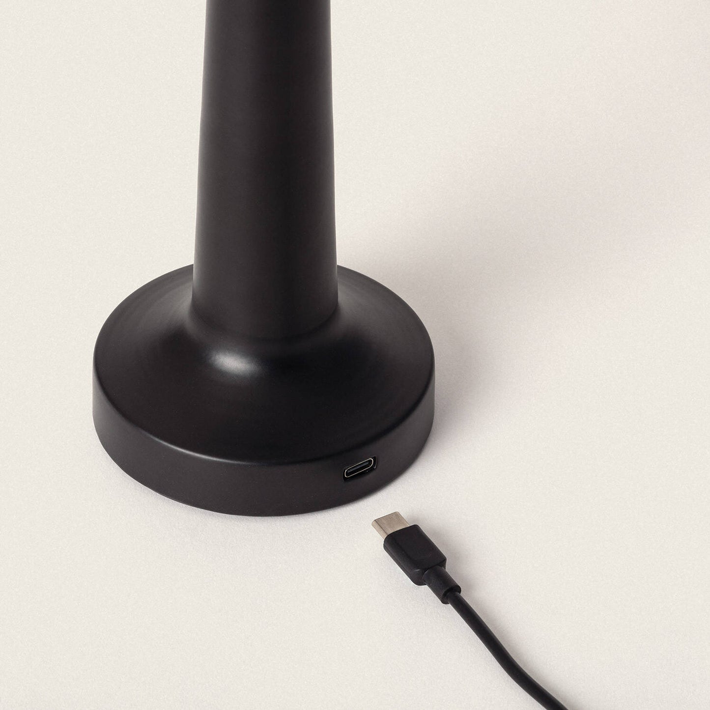 Lámpara de Mesa LED Portátil Metal con Batería USB Recargable Greta