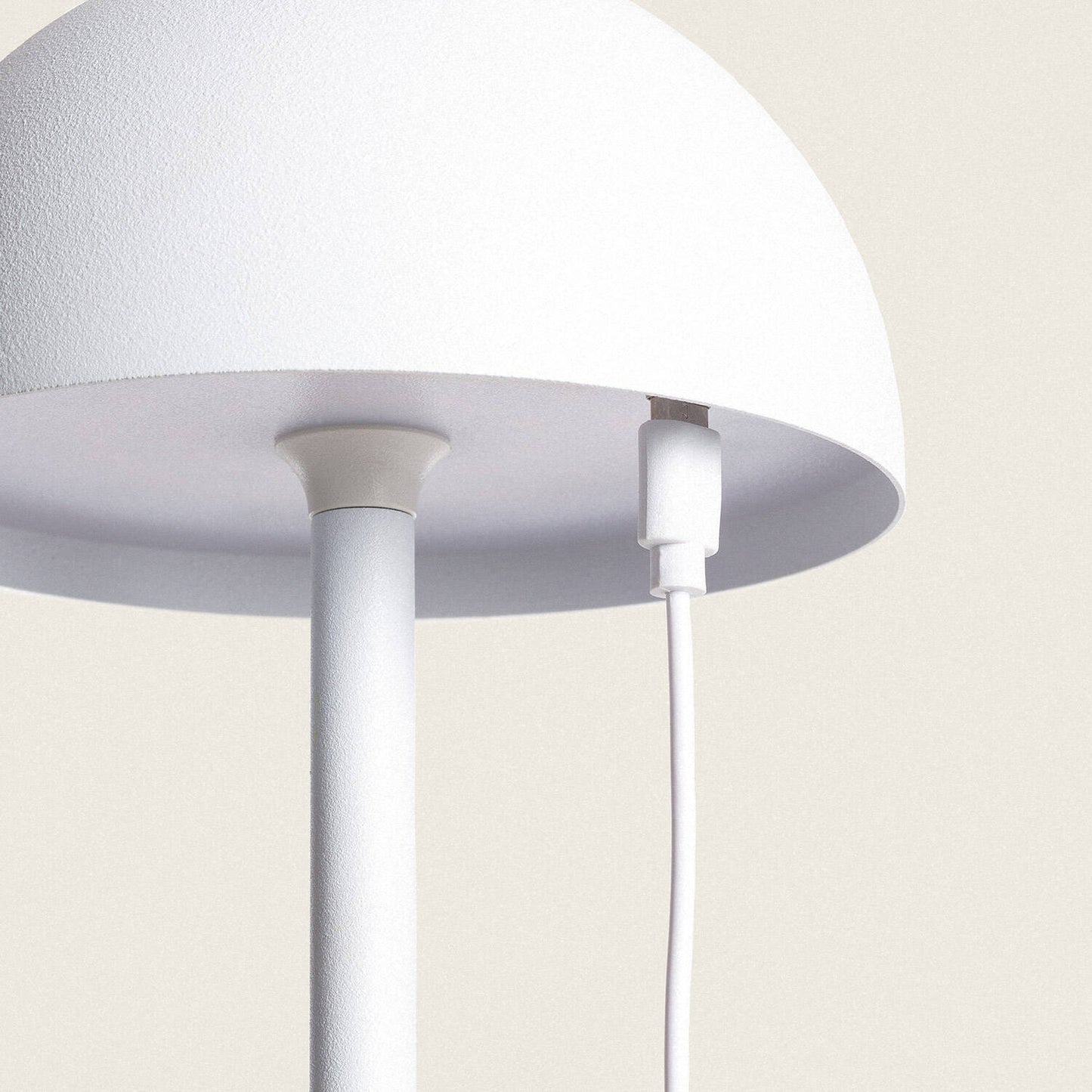 Lámpara de Mesa LED Portátil Metal con Batería USB Recargable Kael