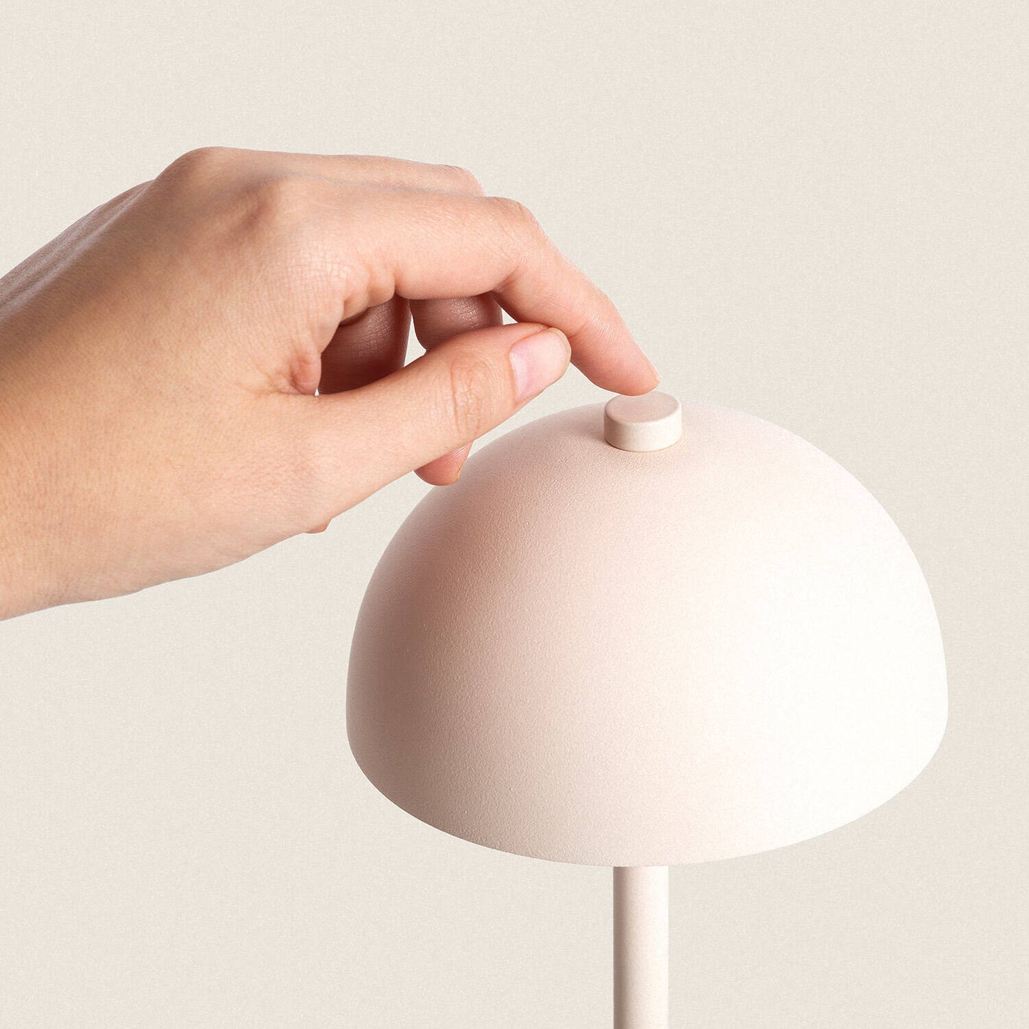 Lámpara de Mesa LED Portátil Metal con Batería USB Recargable Kael