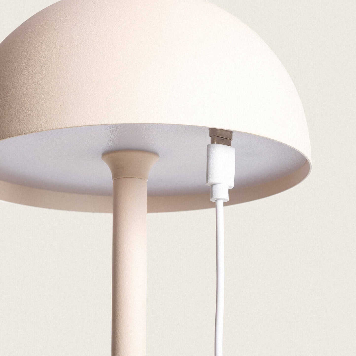 Lámpara de Mesa LED Portátil Metal con Batería USB Recargable Kael