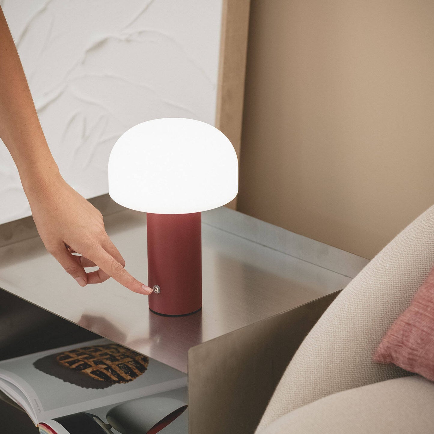 Lámpara de Mesa LED Portátil Metal con Batería USB Recargable Leta