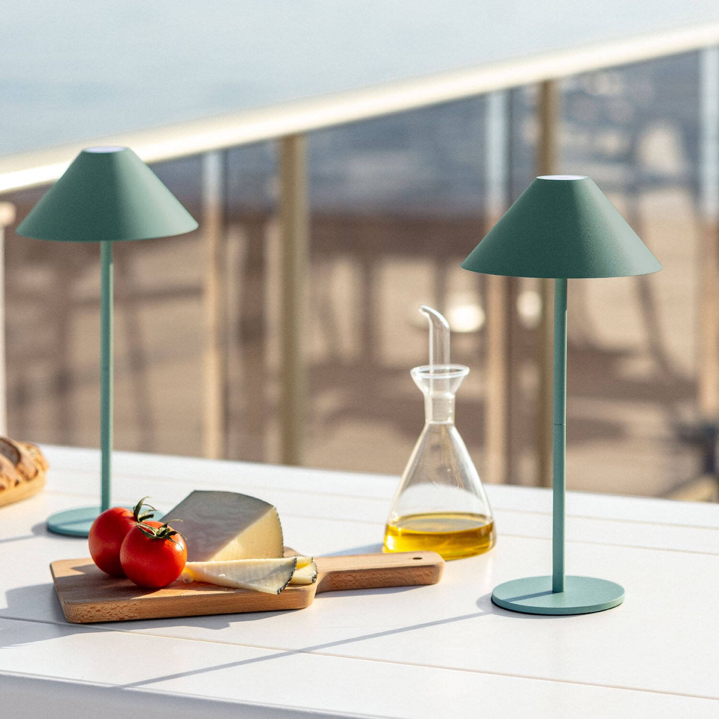Lámpara de Mesa LED Portátil para Exterior Metal con Batería USB Recargable Kivuli