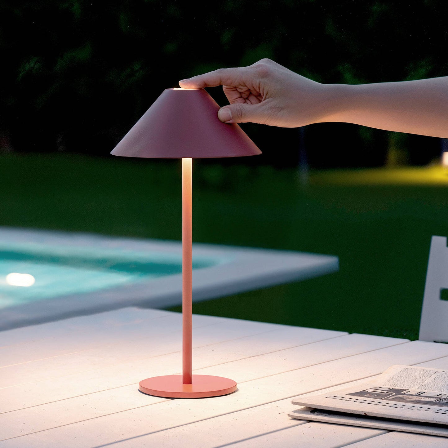 Lámpara de Mesa LED Portátil para Exterior Metal con Batería USB Recargable Kivuli