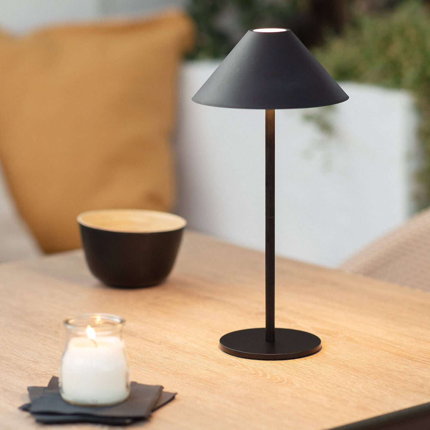 Lámpara de Mesa LED Portátil para Exterior Metal con Batería USB Recargable Kivuli