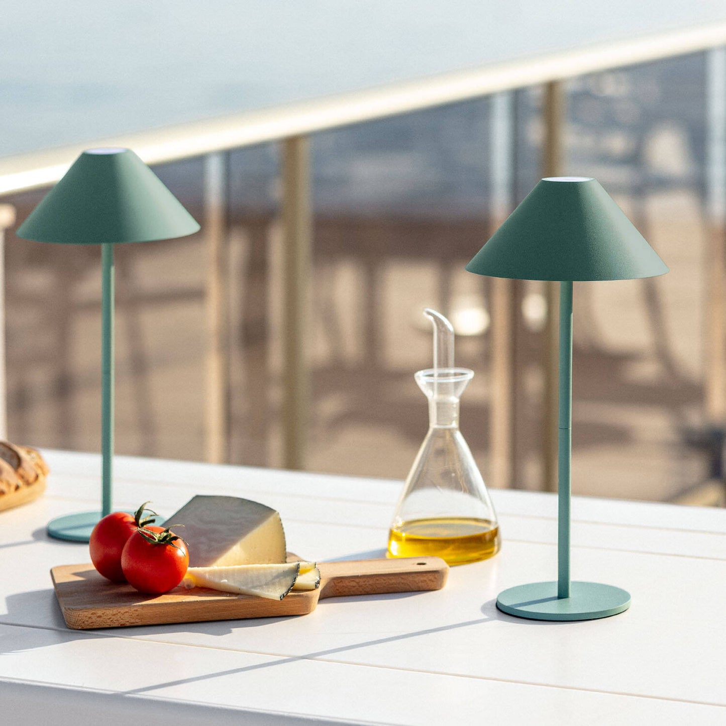 Lámpara de Mesa LED Portátil para Exterior Metal con Batería USB Recargable Kivuli