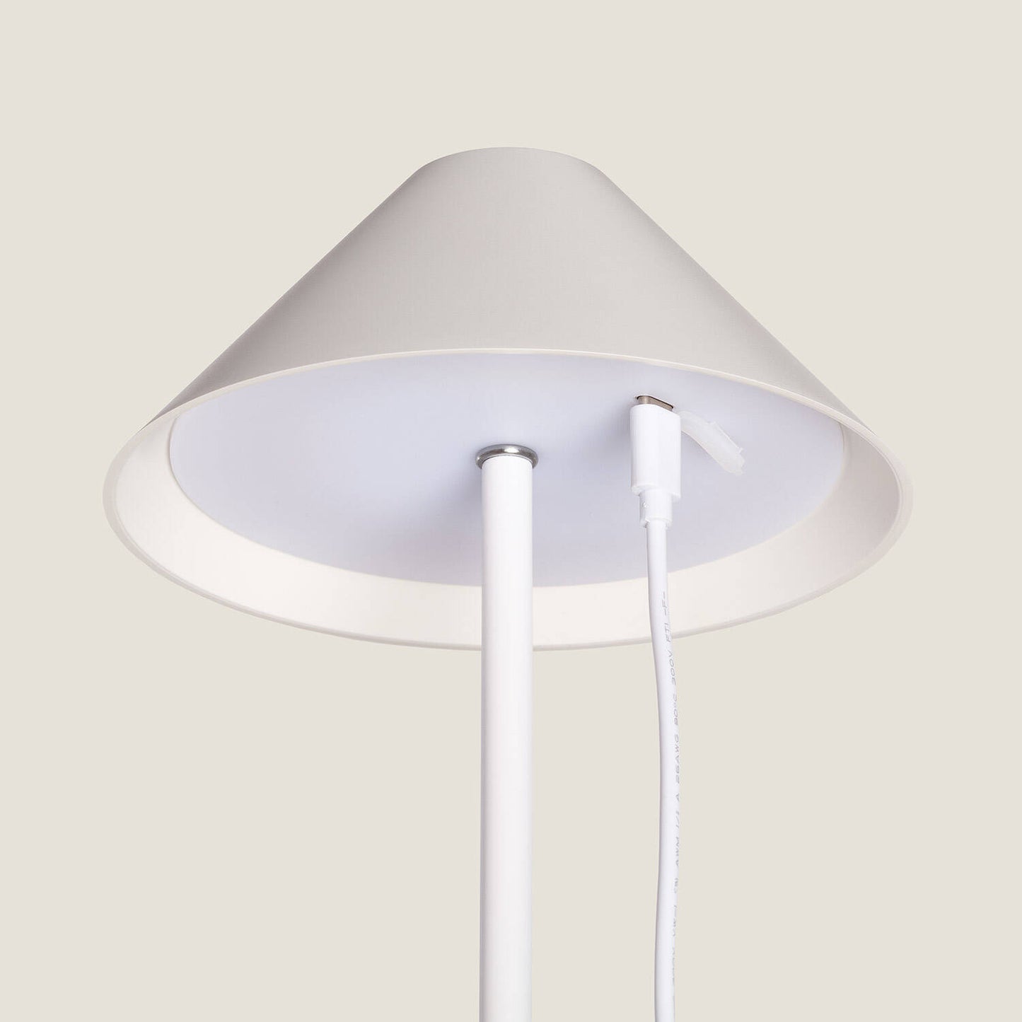 Lámpara de Mesa LED Portátil para Exterior Metal con Batería USB Recargable Kivuli