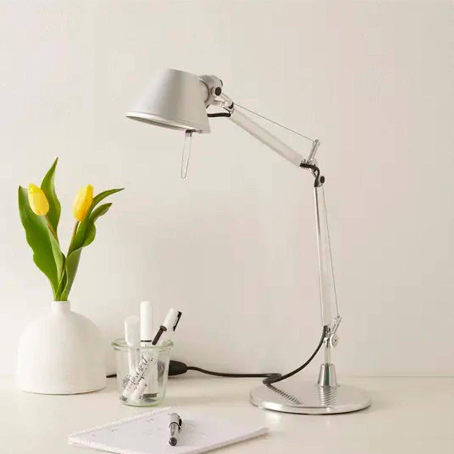 Lámpara de Mesa LED Tolomeo Midi Gris ARTEMIDE