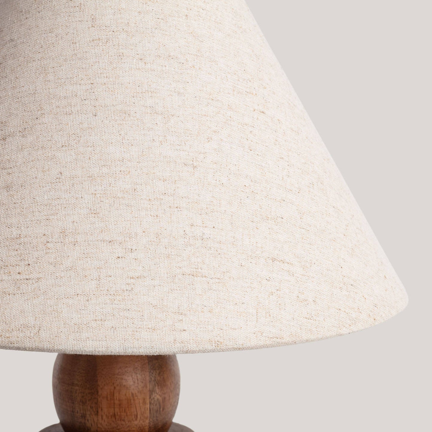 Lámpara de Mesa Madera Adah ILUZZIA