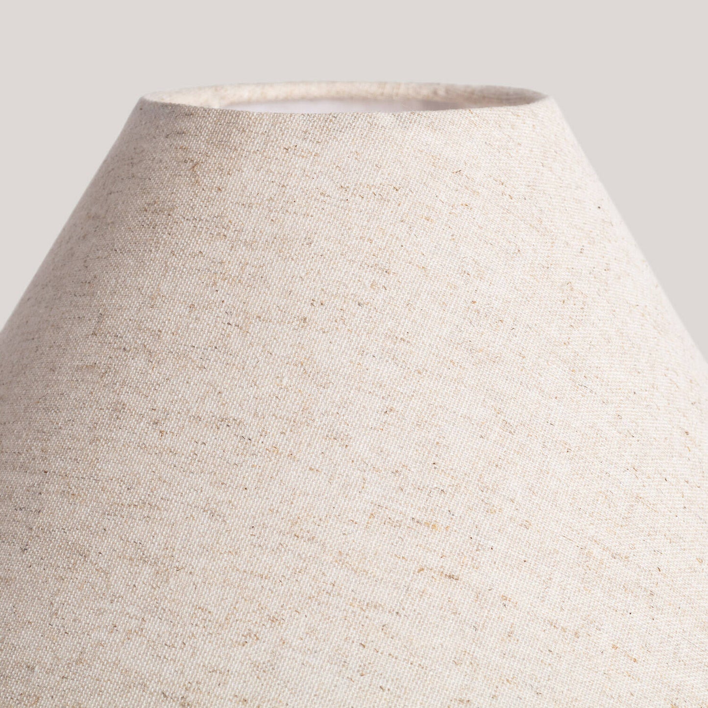 Lámpara de Mesa Madera Akesh II ILUZZIA