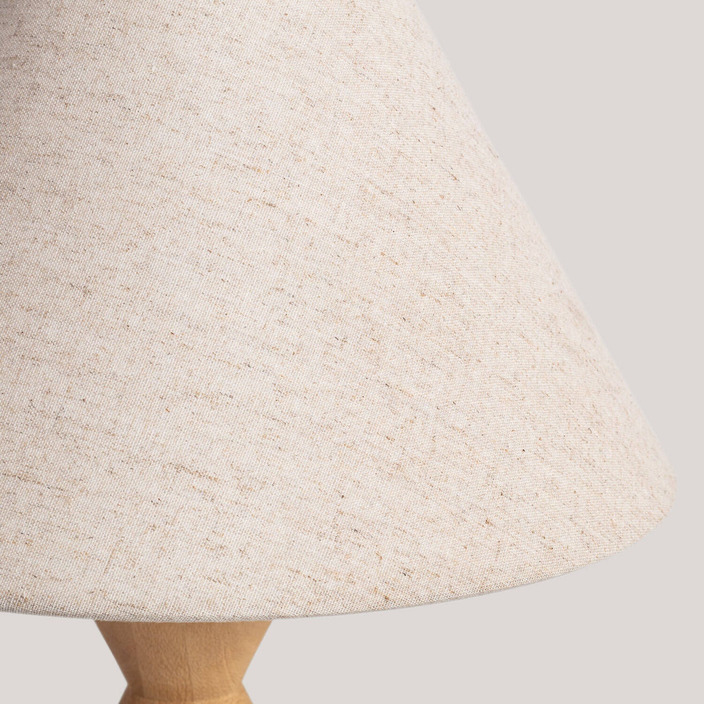 Lámpara de Mesa Madera Akesh II ILUZZIA