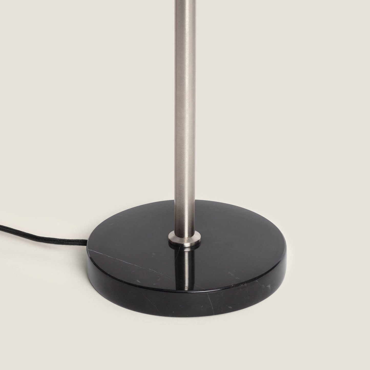 Lámpara de Mesa Metal Aleisk