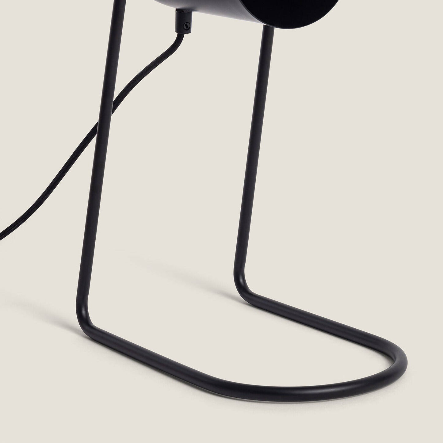 Lámpara de Mesa Metal Black Shelley